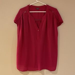 Fuscia short sleeve top